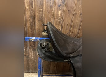 Bocksattel - Kavallerie Armeesattel - Wehrmacht englischer Sattel zu verkaufen