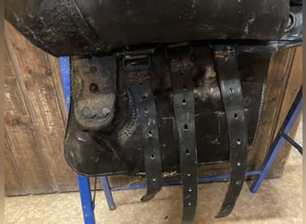 Bocksattel - Kavallerie Armeesattel - Wehrmacht englischer Sattel zu verkaufen