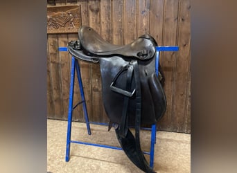 Bocksattel - Kavallerie Armeesattel - Wehrmacht englischer Sattel zu verkaufen