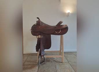 4 H Westernsattel 17,5 Zoll mit Trense und Vorderzeug
