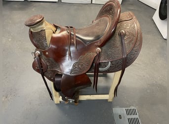 TripleHorn Wade Westernsattel mit Round Skirt
