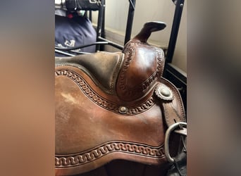 Verkaufe Pullmann Westernsattel gerne als Set mit Trense und Pad 