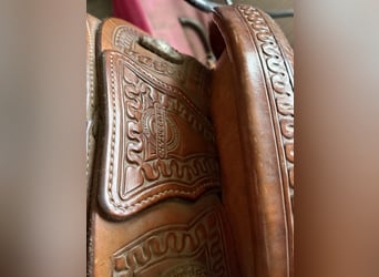 Verkaufe Pullmann Westernsattel gerne als Set mit Trense und Pad 