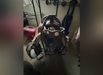 Verkaufe Pullmann Westernsattel gerne als Set mit Trense und Pad 