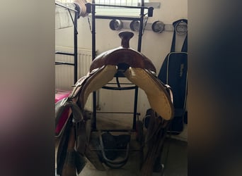 Verkaufe Pullmann Westernsattel gerne als Set mit Trense und Pad 