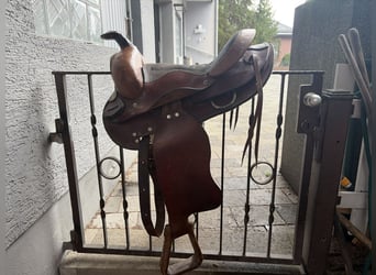 Westernsattel inklusive Steigbügel 