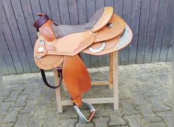 Westernsattel mit toller Verzierung  Westernsattel mit toller Verzierung