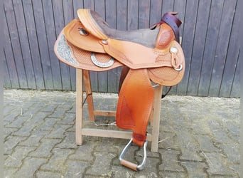 Westernsattel mit toller Verzierung  Westernsattel mit toller Verzierung