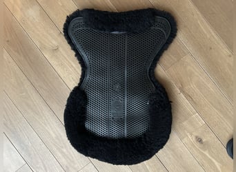 Acavallo Gelpad schwarz mit Lammfell