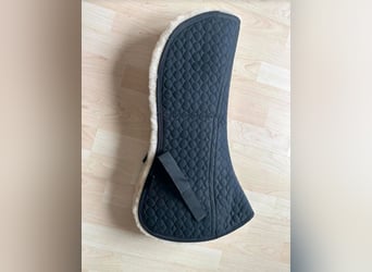 Nagelneues Lammfellpad 