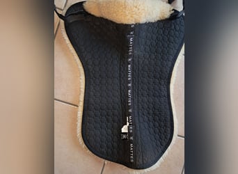 Sattelunterlage Lammfell von Mattes für Warmblut Gr. L,