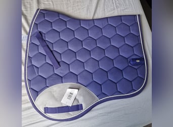 Ungenutzte Dressur Satteldecke