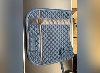 Equestrian Stockholm Schabracke in Größe COB, monacco Blue no boundaries.