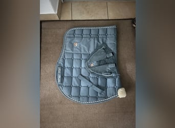 Felix Bühler Schabracke und Fliegenhaube