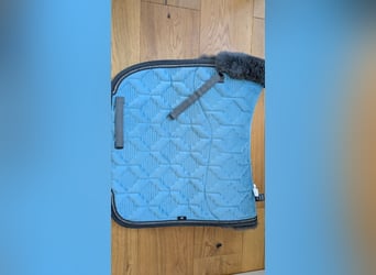 Schabracke mattes Lammfell Dressur L