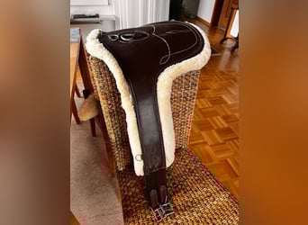 Kentucky Springurt mit Schaffell 135cm