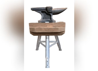 Amboss von Black Smith 40kg inklusive einem Power Block Amboss Tisch von Georgia Farrier Supply