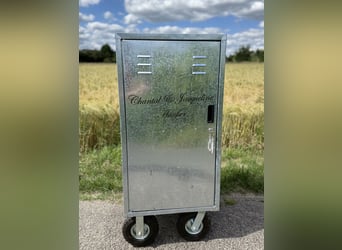 Turnierschrank / Sattelschrank