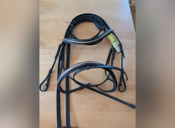 Mit goldfarbenen Paspol