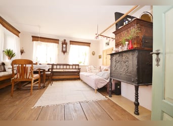 Denkmalprämiertes Jurahaus mit Pferdehof und erstklassiger Reithalle