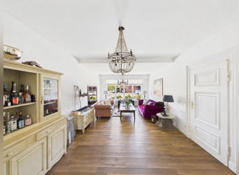 Exklusives Anwesen mit stilvollem Wohnhaus, weitläufigen Weiden und außergewöhnlicher Reitanlage