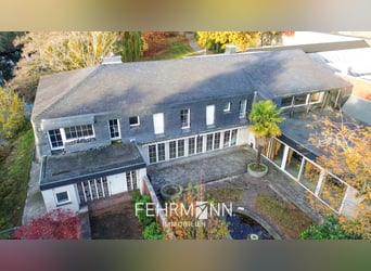 Exklusives Anwesen mit Villa, Reitanlage und Hallenkomplex  an einem Privatsee zum Kauf