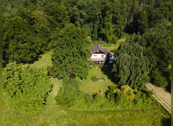 Idyllisches Anwesen im Chiemgau - Villa, 7 ha Land & Stall, mit Potenzial für Pferdeliebhaber