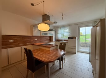 Idyllisches Landanwesen mit Wohnhaus und Stallungen in Unterfranken