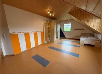 Idyllisches Landanwesen mit Wohnhaus und Stallungen in Unterfranken