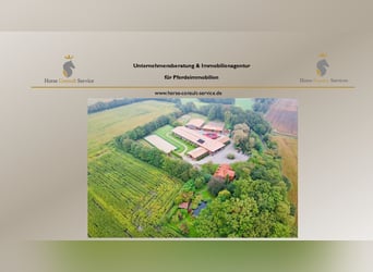 Luxuriöse Reitanlage mit viel Wohnraum und Komfort