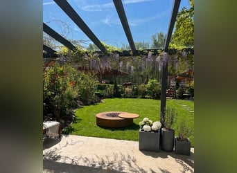 Modernes Haus mit Reitanlage Stall Wohnen mit Pferden