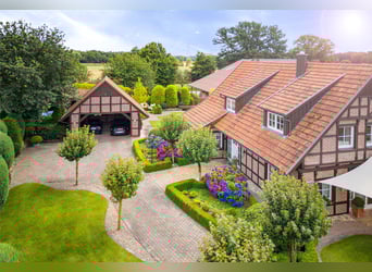 Pferdegerecht und repräsentativ: Hofstelle mit 2 Wohnhäusern und großem Flächenensemble nahe Meppen!