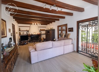 Reitanwesen mit Wohnhaus in Spanien, an der Costa Brava, nur 10 Minuten von den Stränden entfernt.