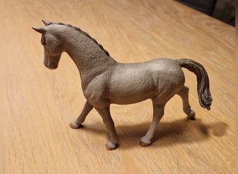 Schleich Pferd Schimmel Grau eingeflochten Hufeisen 9cm