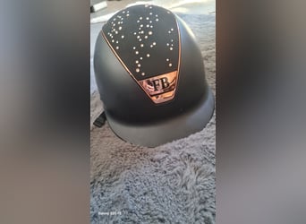 Felix Bühler Reithelm 