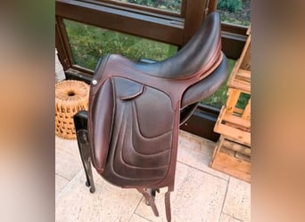 Ikonic EVO Dressursattel Doppelblatt 17,5 Zoll