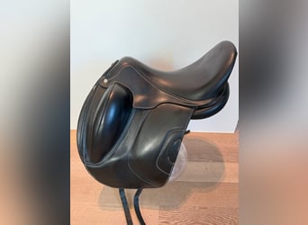Ikonic EVO Dressursattel Doppelblatt 17,5 Zoll