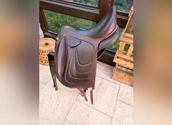 Ikonic EVO Dressursattel Doppelblatt 17,5 Zoll