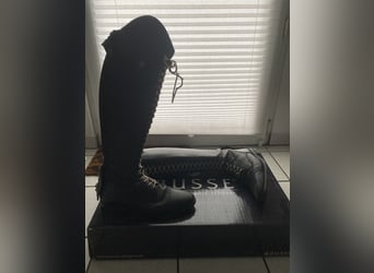 Geschnürter Lederstiefel Größe 39