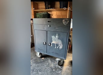 Turnierschrank Sattelschrank Pferdeschrank