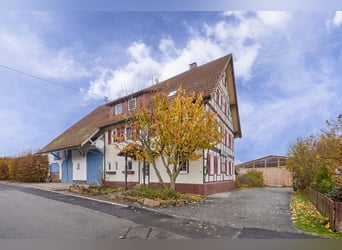 Pferdeimmobilie im Schwarzwald mit neuer Reithalle & Privatstallungen