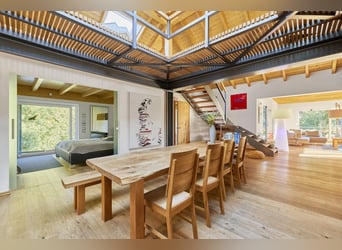 Villa in Taunusstein – Anwesen der Extraklasse mit parkähnlichem Grundstück und Stallungen!