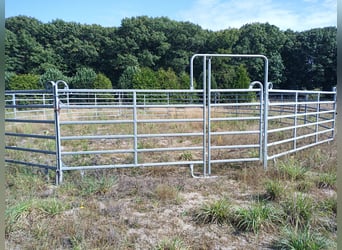 Roundpen aus Panel Teilen, 12m