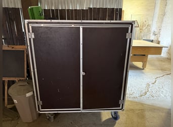 Turnierschrank - Sattelschrank
