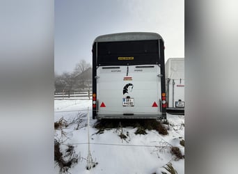 Pferdeanhänger für 4 Pferde 