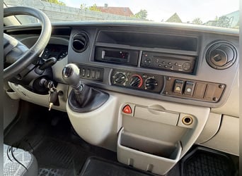 Tolle Pferdetransporteuer Renault MTM