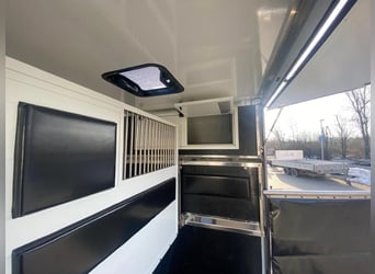 Transporter for horses Opel Movano 3.5 tons, 2 horses, registration 2021