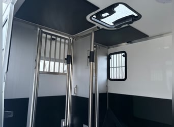 Używany transporter koni w doskonałym stanie