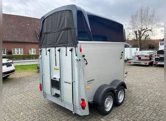 Humbaur Pferdeanhänger Xanthos 2400 2,4t Sattelkammer 100km/h Dark Blue