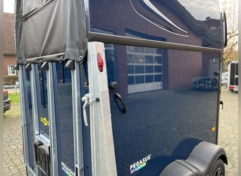 Humbaur Pferdeanhänger Pegasus Style 2700 S 2,7t Sattelkammer 100km/h Dark Blue